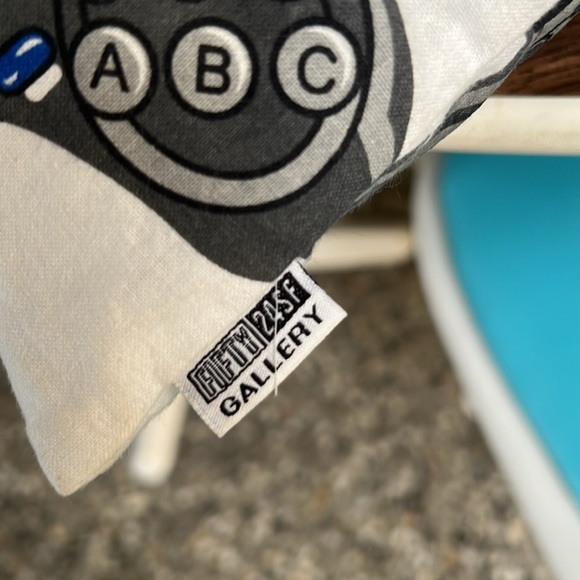 Fifty24SF Gallery Upper Playground artist pillow - Picture 2 of 5